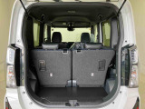 広々ラゲッジスペースです。いろんな荷物も積み込みしやすくなってます!!