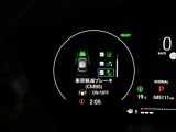 ホンダが推し進める総合先進安全装備のセンシング搭載! 衝突や斜線はみだしなどの危険が予測される時、センサーが警告。ヒューマンエラーを高度先進技術が補完してくれます。