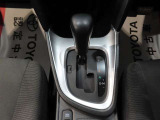 マニュアルモードも選べるシフトレバー。運転が楽しくなりますね♪