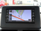 ★メモリーナビはタッチパネル式で簡単操作。TVもフルセグですので映像もとっても綺麗です。お好きな音楽を聞きながらドライブをお楽しみ下さい。