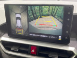 【パノラミックビューモニター】専用のカメラにより、上から見下ろしたような視点で360度クルマの周囲を確認することができます☆死角部分も確認しやすく、狭い場所での切り返しや駐車もスムーズに行えます。