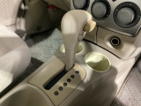 4速オートマチックでシフトチェンジの煩わしさが無く、快適な走りをお楽しみいただけます。
