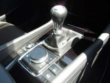 操作のしやすいシフトレバーになっています!