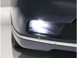 視界がよくスタイリッシュなLEDヘッドライト!外の明るさに応じて自動でライトがつくオートライト機能付!夜間のライトつけ忘れもなくなるので安全運転にも繋がります♪降車時のライト消し忘れしもなくなります♪