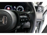 Hondaセンシングの機能のひとつ、アダプティブクルーズコントロール付!アクセルから足を離しても設定したスピードと前車との車間を保ち走行してくれます!車線維持もアシスト☆高速道路で疲労軽減ですね☆