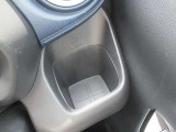運転席で使用できるドリンクホルダーです。