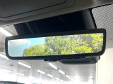 【デジタルインナーミラー】後席の大きな荷物や同乗者で後方が確認しづらい時でも安心!カメラが撮影した車両後方の映像をルームミラー内に表示。クリアな視界で状況の確認が可能です!