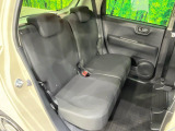 後部座席も気になるようなキズ・汚れやへたり等、大きなダメージはなく、良好な状態です。