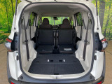 後席を格納すると、これだけの広さが!シーンに合わせたシートアレンジで、大きな荷物も積むことが出来ます♪