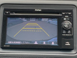■バックカメラ■ガイドラインが表示されるので、バック駐車が苦手な方でも安心です!ギアをリバースに入れれば自動的に切り換わりますので、面倒な操作も不要です♪狭い駐車場もお車を傷つけず安心ですね!