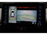 パノラミックビューモニターでクルマの周囲の確認が出来て安心です。