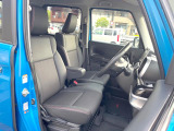 運転席シート廻りは使用感も少なく、良好な状態となっています。前オーナー様が丁寧に使っていたことがよくわかりますね。
