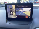 【360&deg;ビューモニター】  とても分かりやすい、クルマの上から見下ろしたような映像で、駐車サポートをしてくれます。