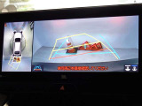 バックガイドモニターを装備しています、車庫入れもラクラクです。パノラミックビューモニターを搭載しています、上からの画像も表示されます。