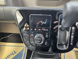 オートエアコンなので、お好みの温度に設定するだけで車内を快適空間にしてくれます。
