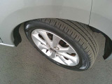 お洒落は足元から!アルミホイールが装備されております。