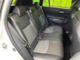 後部座席も気になるようなキズ・汚れやへたり等、大きなダメージはなく、良好な状態です。