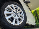 【純正15インチアルミホイール】外観にマッチした純正アルミホイールを装着しております。各種社外アルミホイールや、スタッドレスタイヤも取扱いしております。是非ご相談ください♪