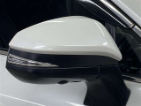 視認性の良いターンランプ付きドアミラー。 周りからどっちに曲がるか判りやすくなって安全性が向上しますね。