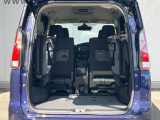 普段のお買い物や通勤、送迎等に十分な荷室スペースを確保しております。セカンドシートを倒すと、大きな荷物の積載も可能です♪