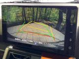 【バックカメラ】駐車時に後方がリアルタイム映像で確認できます。大型商業施設や立体駐車場での駐車時や、夜間のバック時に大活躍!運転スキルに関わらず、今や必須となった装備のひとつです!