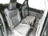 ゆとりある広々とした車内空間は、ドライブを始め買い物やレジャーなど、幅広く活躍します。一人でもみんなとでもお出かけを楽しみましょう!