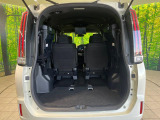 普段のお買い物や通勤、送迎等に十分な荷室スペースを確保しております。セカンドシートを倒すと、大きな荷物の積載も可能です♪