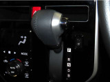 インパネシフトのオートマチックトランスミッションです。