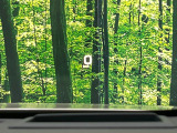 【ヘッドアップディスプレイ】現在の速度や走行情報をデジタル表示で運転席前方のガラスに投影!運転中、目線をずらさず必要な情報を確認できるのでとっても便利で安心!