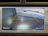 バックガイドモニターで、後方を確認しながら安心して駐車することができます。運転初心者も熟練者も必須の機能ですよ!