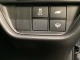 Hondaセンシング用の、VSA(ABS+TCS+横滑り抑制)解除とパワーテールゲートスイッチなどはハンドルの右側に装備しています。