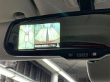 車庫入れの苦手な方にバック時のサポートバックモニター、アラウンドビューモニター付き。※カメラが映し出す範囲は限られています。必ず車両周辺の安全を直接確認してください。