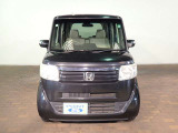 ★N-BOX正面からのアングルです♪外装に目立つ大きな傷凹みはございません♪第三者チェックシートもご覧頂けますのでご確認下さい♪またお好みの数字でナンバープレート申請も出来ますのでご要望下さい。