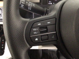 ステアリングリモコンは、運転中でも簡単に音量調整やチャンネル変更もできます!わき見運転防止にもつながるので安心です♪