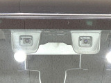 【スズキ セーフティサポート】走行中に前方の車両等を認識し、衝突しそうな時は警報とブレーキで衝突回避と被害軽減をアシスト。より安全にドライブをお楽しみいただけます。