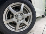 【14インチアルミホイール】外観にマッチしたアルミホイールを装着しております。各種アルミホイールや、スタッドレスタイヤも取扱いしております。是非ご相談ください♪