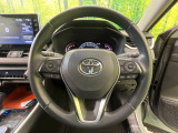 【純正革巻きステアリング】上質な革を使用することで、手にしっかり馴染みとても運転しやすいハンドルです♪