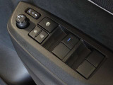 電動格納式ドアミラー・パワーウインドウを装備しています。