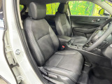 運転席シート廻りは使用感も少なく、良好な状態となっています。前オーナー様が丁寧に使っていたことがよくわかりますね。
