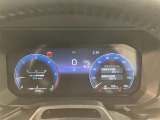 視認性に優れたメーターを採用しており、走行中でも車速や情報が分かりやすく表示されます。運転時の視線移動をむりのない範囲に抑え、快適で安心感のあるドライブをサポートします。