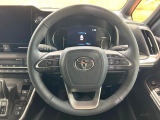 【純正革巻きステアリング】上質な革を使用することで、手にしっかり馴染みとても運転しやすいハンドルです♪