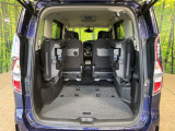 後席を格納すると、これだけの広さが!シーンに合わせたシートアレンジで、大きな荷物も積むことが出来ます♪