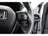 Hondaセンシングの機能のひとつ、アダプティブクルーズコントロール付!アクセルから足を離しても設定したスピードと前車との車間を保ち走行してくれます!車線維持もアシスト☆高速道路で疲労軽減ですね☆