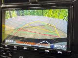 【バックカメラ】駐車時に後方がリアルタイム映像で確認できます。大型商業施設や立体駐車場での駐車時や、夜間のバック時に大活躍!運転スキルに関わらず、今や必須となった装備のひとつです!
