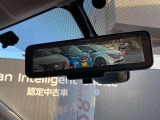 ◆◆◆スマートルームミラーです。乗員、ヘッドレスト、積載物などで遮られがちなルームミラーの後方視界を車両後方にあるカメラの画像を映し出しいつもクリアに保ちます。
