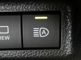 【オートマチックハイビームヘッドライト】ハイビーム走行時に対向車や前走車をカメラで認識して自動的にロービームにする機能が装備されています。※道路環境などによっては作動しない場合があります。