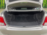 ラゲッジルームは、大容量のスペースを確保。普段のお買い物からレジャーまで、幅広く活躍してくれます!また、リアシートを倒すことでバリエーション豊かにお使いいただけます。