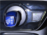 軽い力でシフトチェンジができる「エレクトロシフトマチック」を装備しております。