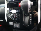 オートエアコンを装備しております。気温に左右されず快適にドライブできます。