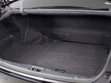 トランクが狭いと思っておりませんか?実際は大容量トランクです!旅行等の長距離ドライブも快適です!また、屋根付きスペースを完備しておりますので、夜間でも、雨でも雪の日だってゆっくりご覧頂けます。